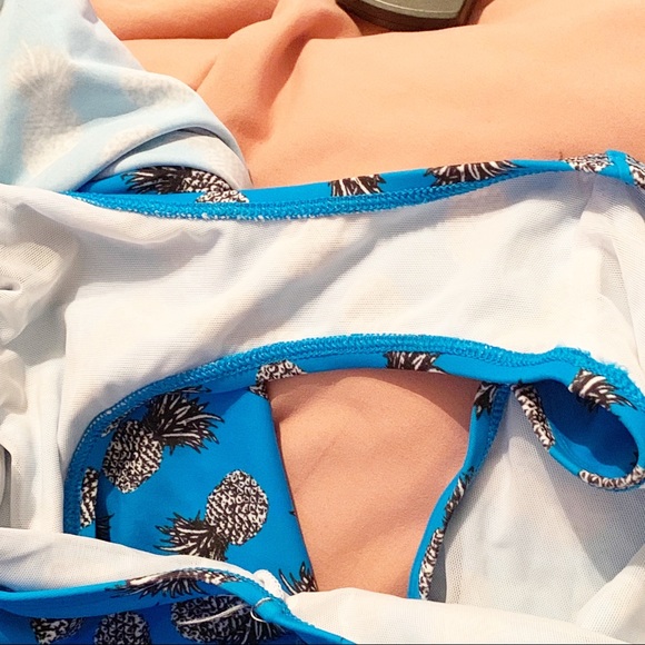 Torrid Swim Collection Pin Up Style Swimsuit Sz 3 - Picture 7 of 8